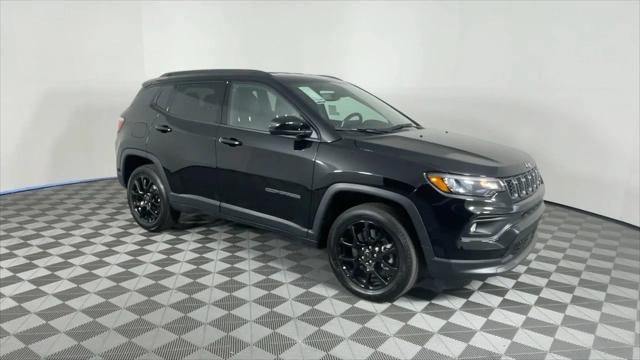 2025 Jeep Compass COMPASS LATITUDE 4X4