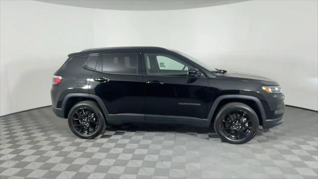 2025 Jeep Compass COMPASS LATITUDE 4X4