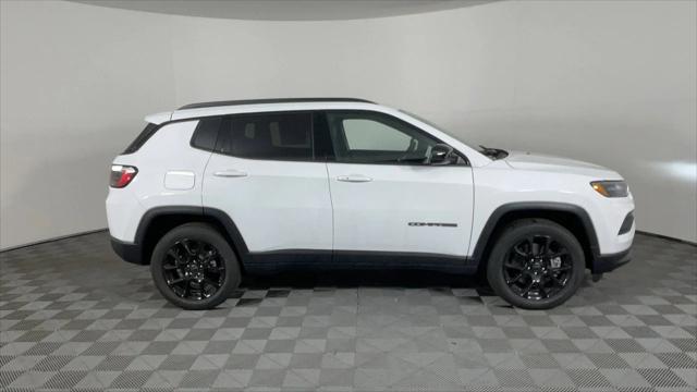 2025 Jeep Compass COMPASS LATITUDE 4X4