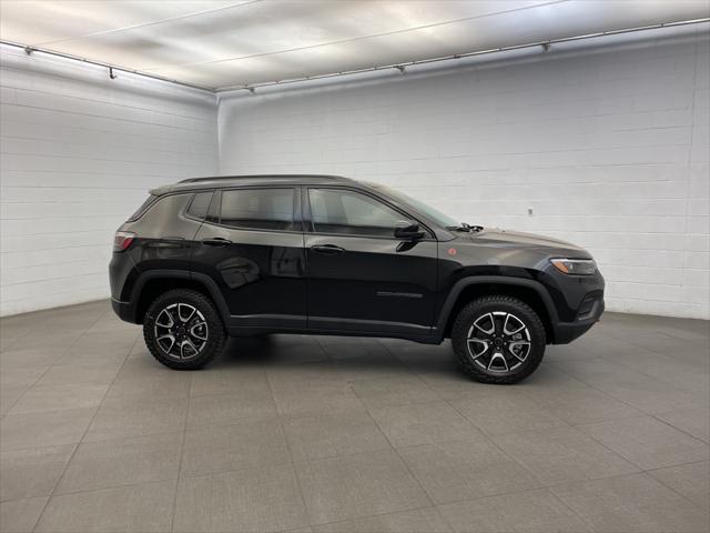 2025 Jeep Compass COMPASS TRAILHAWK 4X4