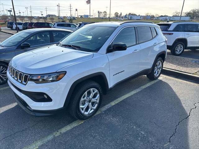 2025 Jeep Compass COMPASS LATITUDE 4X4