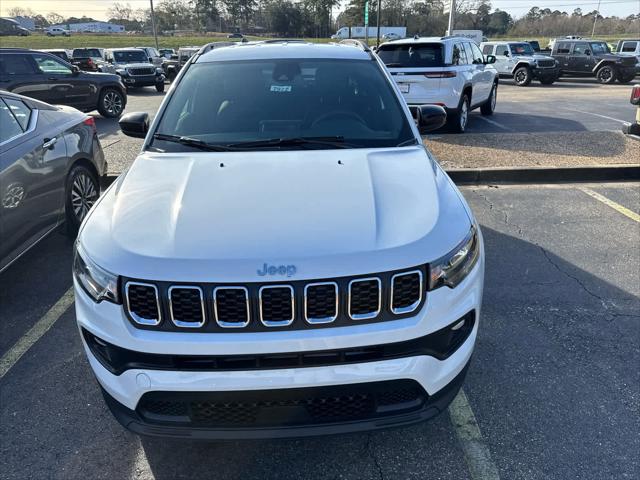 2025 Jeep Compass COMPASS LATITUDE 4X4