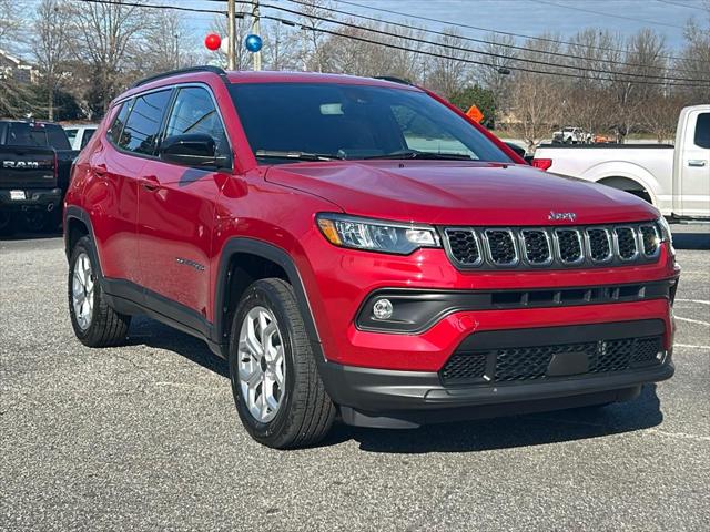 2025 Jeep Compass COMPASS LATITUDE 4X4