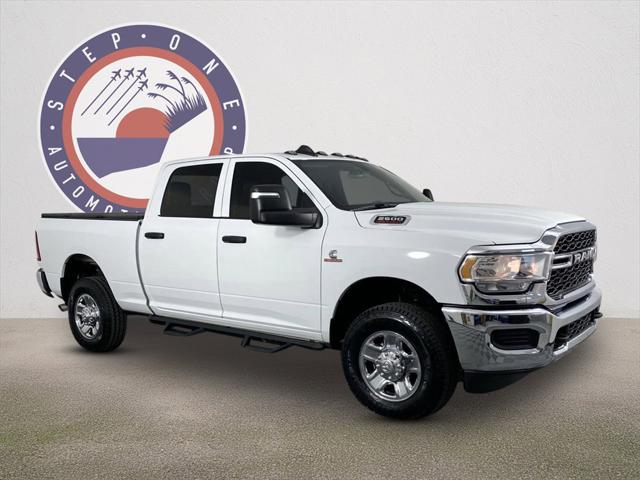 2023 RAM 2500 Tradesman Crew Cab 4x4 64 Box