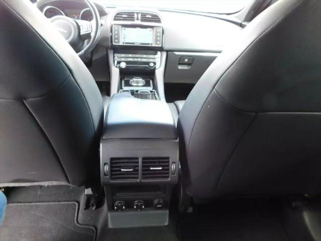 2018 Jaguar F-PACE 25t Premium