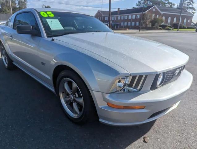 2005 Ford Mustang GT Deluxe