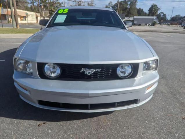 2005 Ford Mustang GT Deluxe
