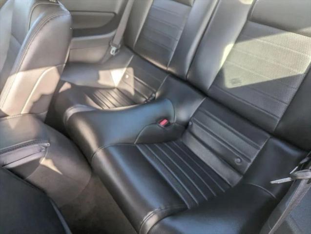 2005 Ford Mustang GT Deluxe