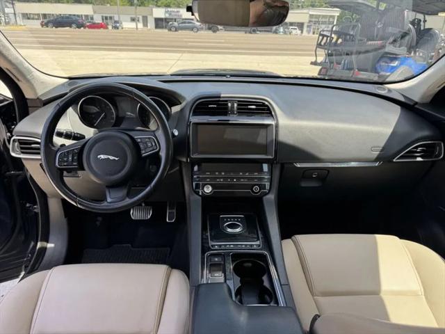 2019 Jaguar F-PACE 25t Premium
