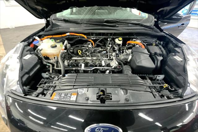 2021 Ford Escape Titanium Hybrid