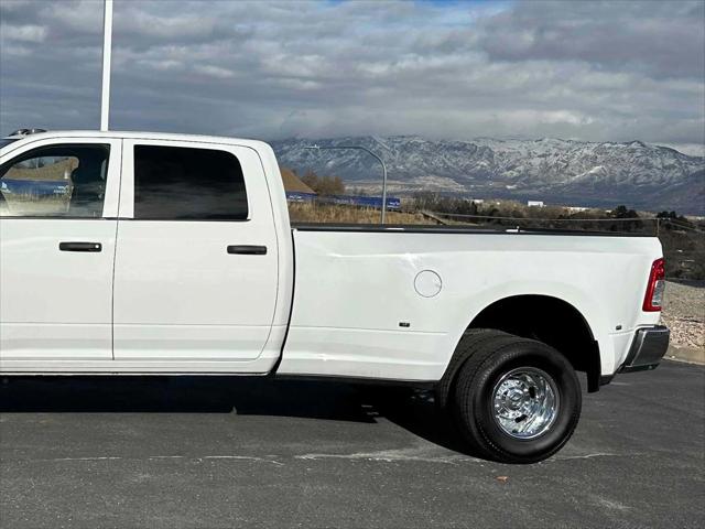 2019 RAM 3500 Tradesman Crew Cab 4x4 8 Box