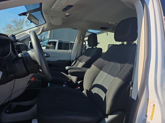 2022 Chrysler Voyager LX 2022 Chrysler Voyager LX