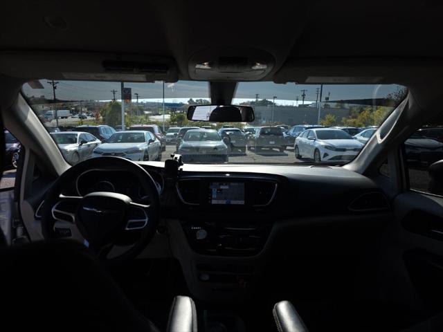 2022 Chrysler Voyager LX 2022 Chrysler Voyager LX