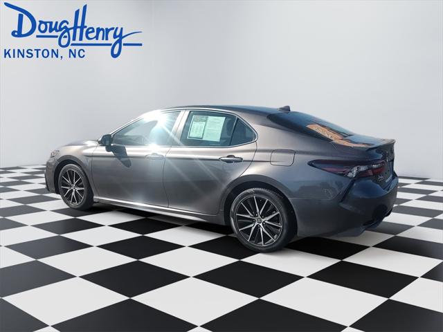 2022 Toyota Camry SE