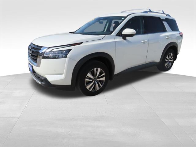 2023 Nissan Pathfinder SL 4WD