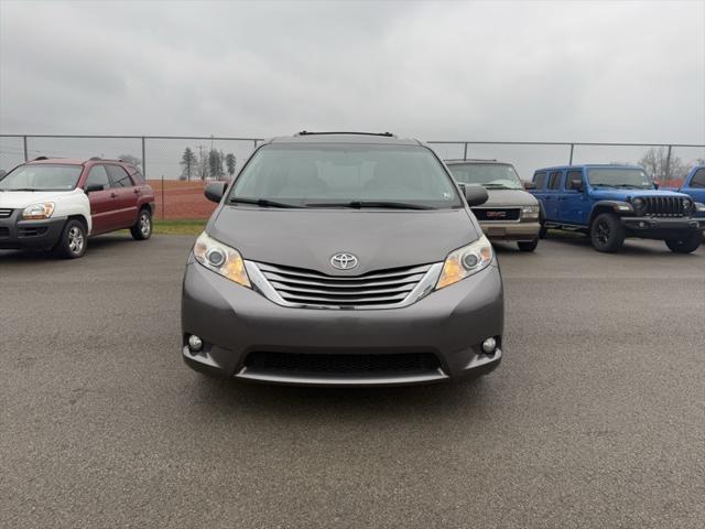 2017 Toyota Sienna XLE 7 Passenger