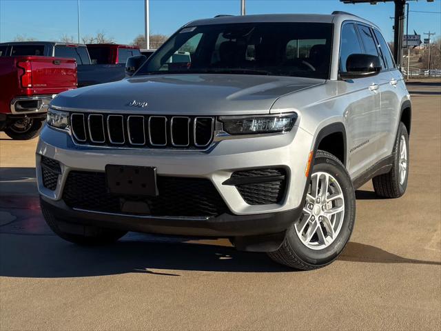 2025 Jeep Grand Cherokee GRAND CHEROKEE LAREDO X 4X4