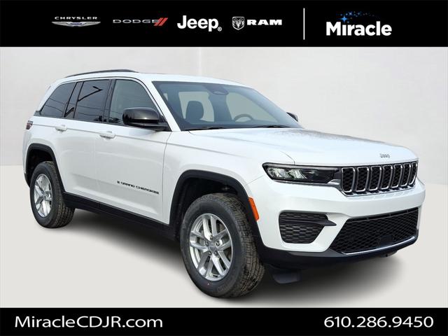 2025 Jeep Grand Cherokee GRAND CHEROKEE LAREDO X 4X4