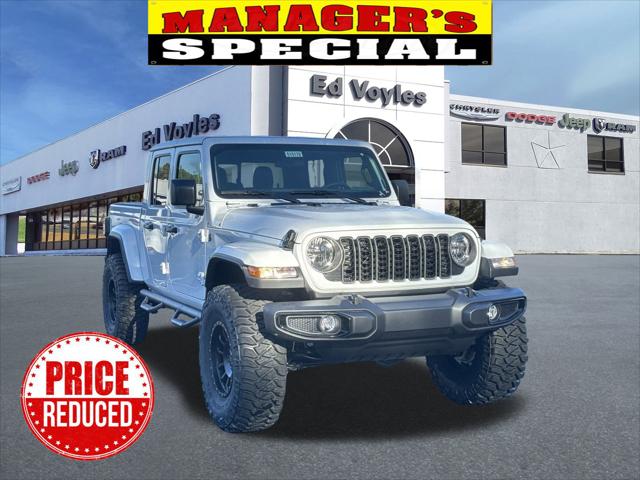 2025 Jeep Gladiator GLADIATOR NIGHTHAWK 4X4