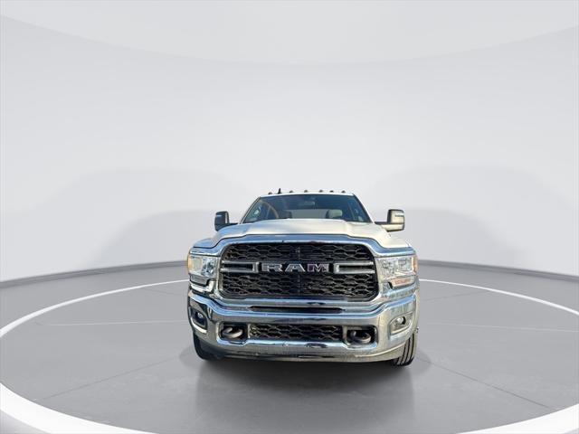 2024 RAM Ram 4500 Chassis Cab RAM 4500 TRADESMAN CHASSIS CREW CAB 4X4 60 CA
