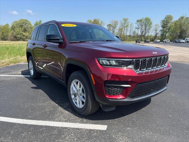 2025 Jeep Grand Cherokee GRAND CHEROKEE LAREDO X 4X2
