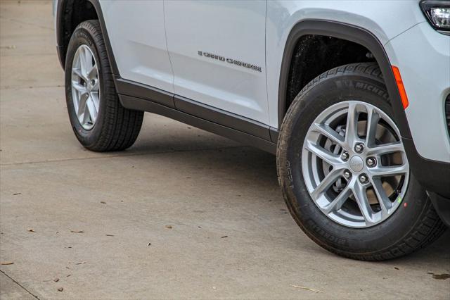2025 Jeep Grand Cherokee GRAND CHEROKEE LAREDO X 4X4