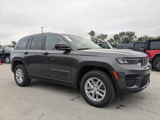 2025 Jeep Grand Cherokee GRAND CHEROKEE LAREDO X 4X4