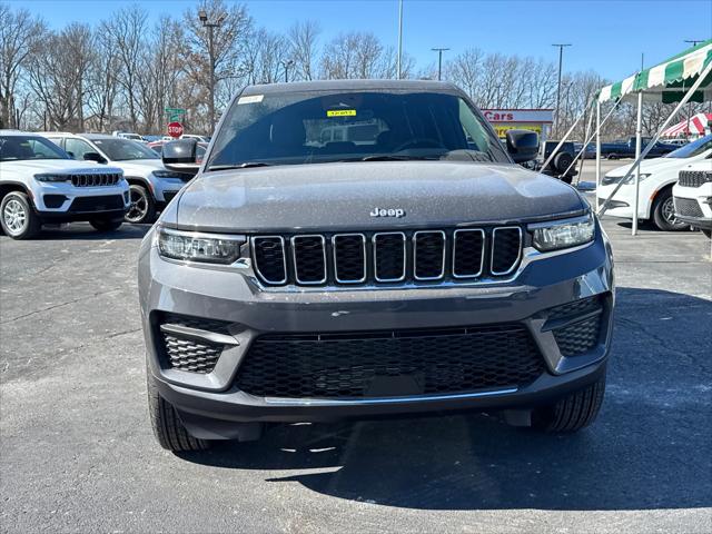 2025 Jeep Grand Cherokee GRAND CHEROKEE LAREDO X 4X4