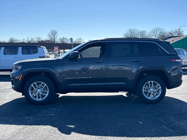 2025 Jeep Grand Cherokee GRAND CHEROKEE LAREDO X 4X4