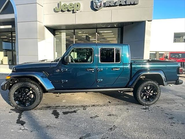 2025 Jeep Gladiator GLADIATOR NIGHTHAWK 4X4