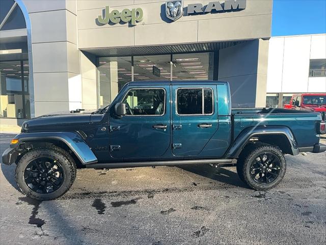 2025 Jeep Gladiator GLADIATOR NIGHTHAWK 4X4