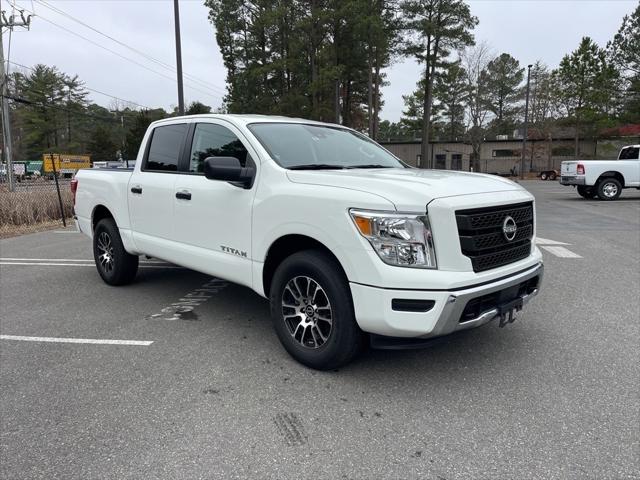 2023 Nissan TITAN Crew Cab SV 4x4