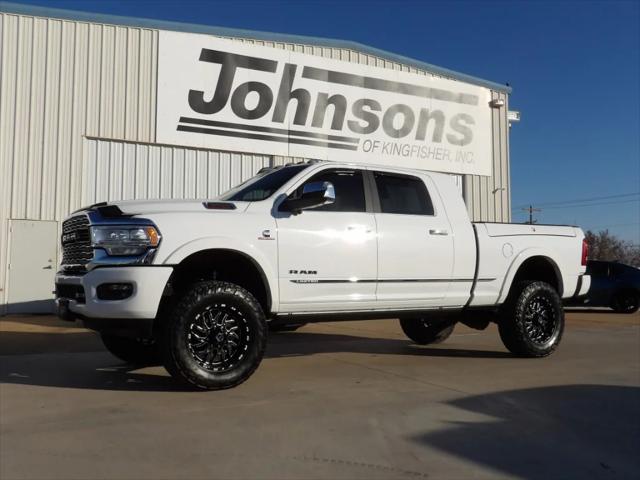 2022 RAM 3500 Limited Mega Cab 4x4 64 Box