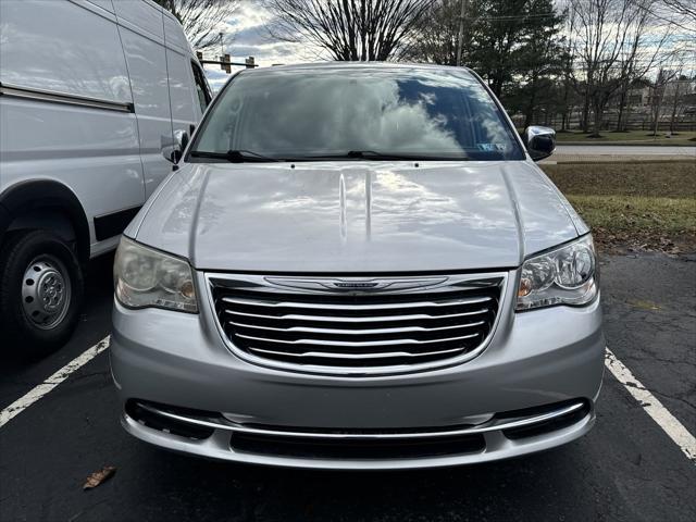 2012 Chrysler Town and Country Touring-L