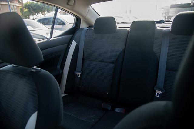 2021 Nissan Versa SV Xtronic CVT