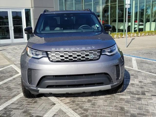 2025 Land Rover Discovery P300 S