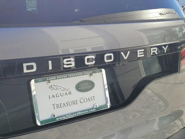 2025 Land Rover Discovery P300 S