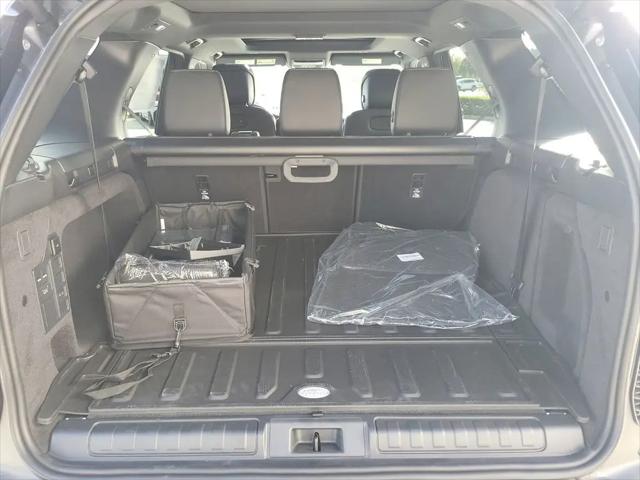 2025 Land Rover Discovery P300 S