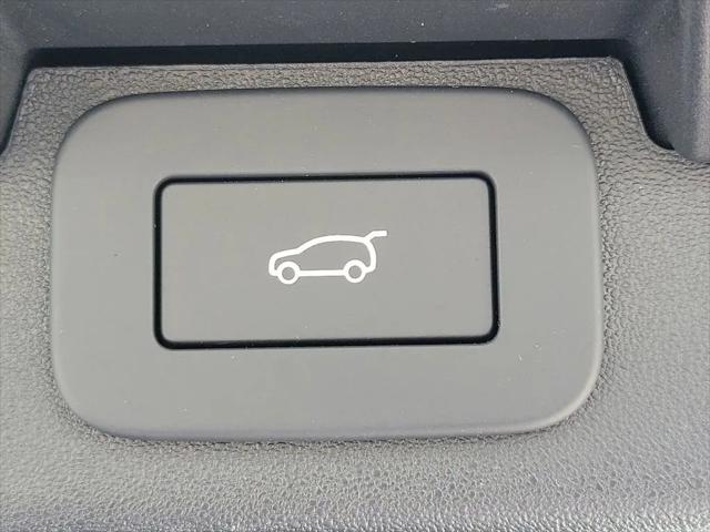 2025 Land Rover Discovery P300 S