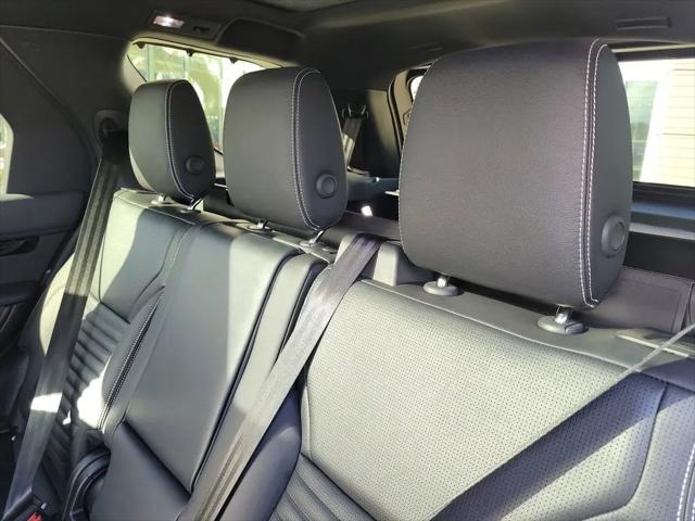 2025 Land Rover Discovery P300 S