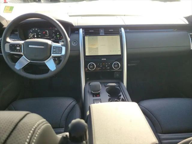 2025 Land Rover Discovery P300 S