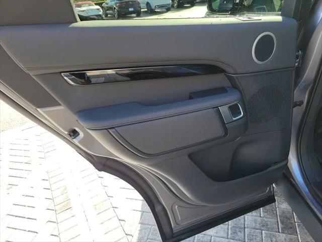 2025 Land Rover Discovery P300 S