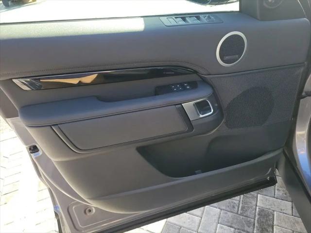 2025 Land Rover Discovery P300 S