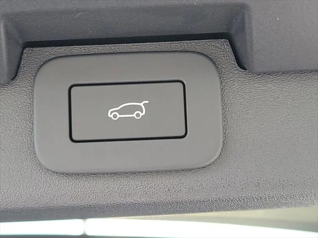 2025 Land Rover Discovery P300 S