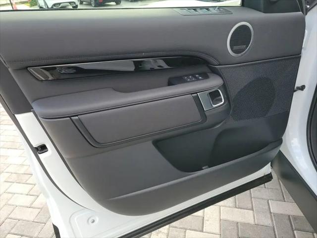 2025 Land Rover Discovery P300 S