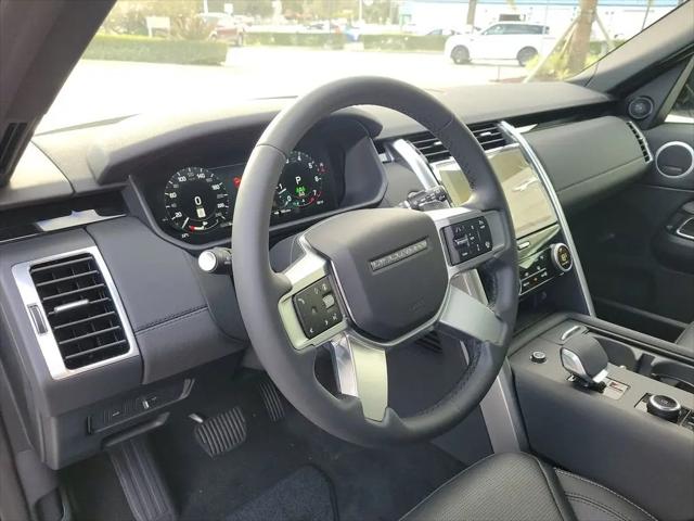 2025 Land Rover Discovery P300 S