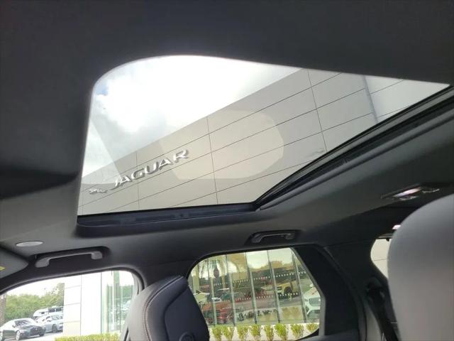 2025 Land Rover Discovery P300 S