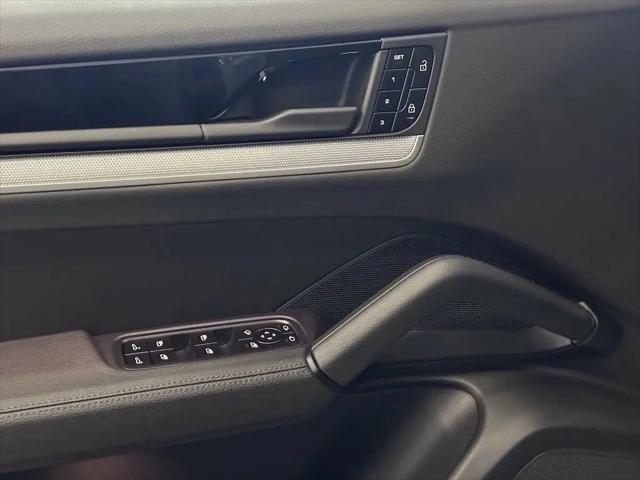 2024 Porsche Cayenne Standard