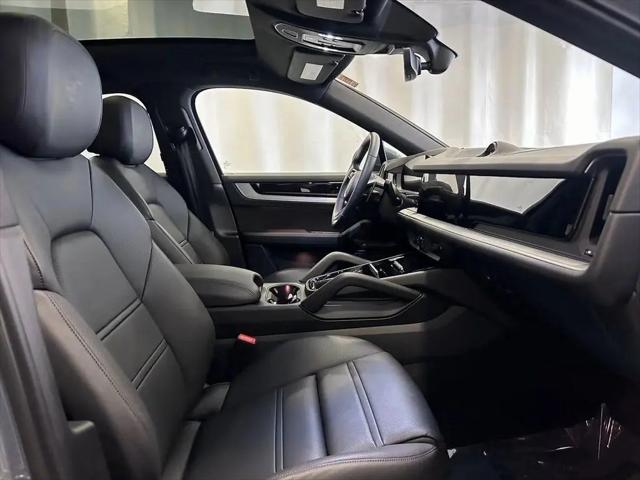 2024 Porsche Cayenne Standard