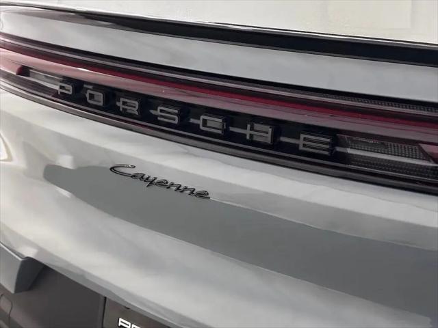 2024 Porsche Cayenne Standard